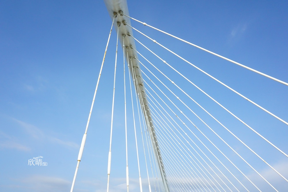 新竹香山豎琴橋 | 白色像豎琴般的橋。停車交通地點/新竹拍車景點