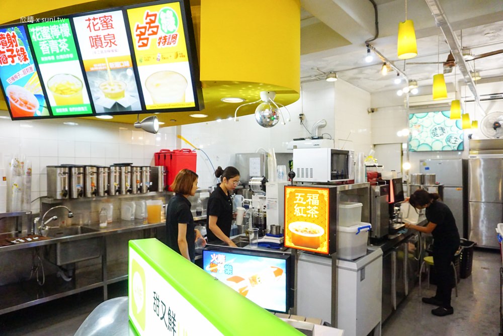 台南飲料店推薦｜甜又鮮~超大型自助點餐平板，好喝的綠茶與黑糖波霸鮮奶(菜單menu價錢)