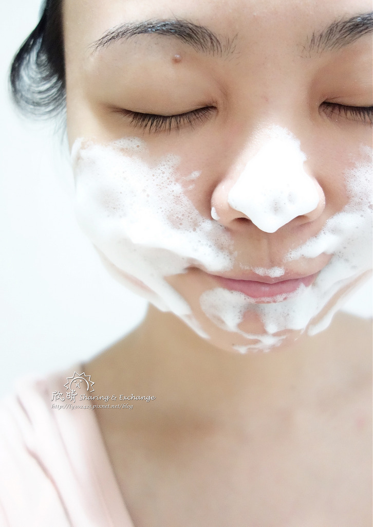 洗臉推薦 | 泥泡革命美顏泥。隨意就搓出綿密泡泡，洗臉也好興奮