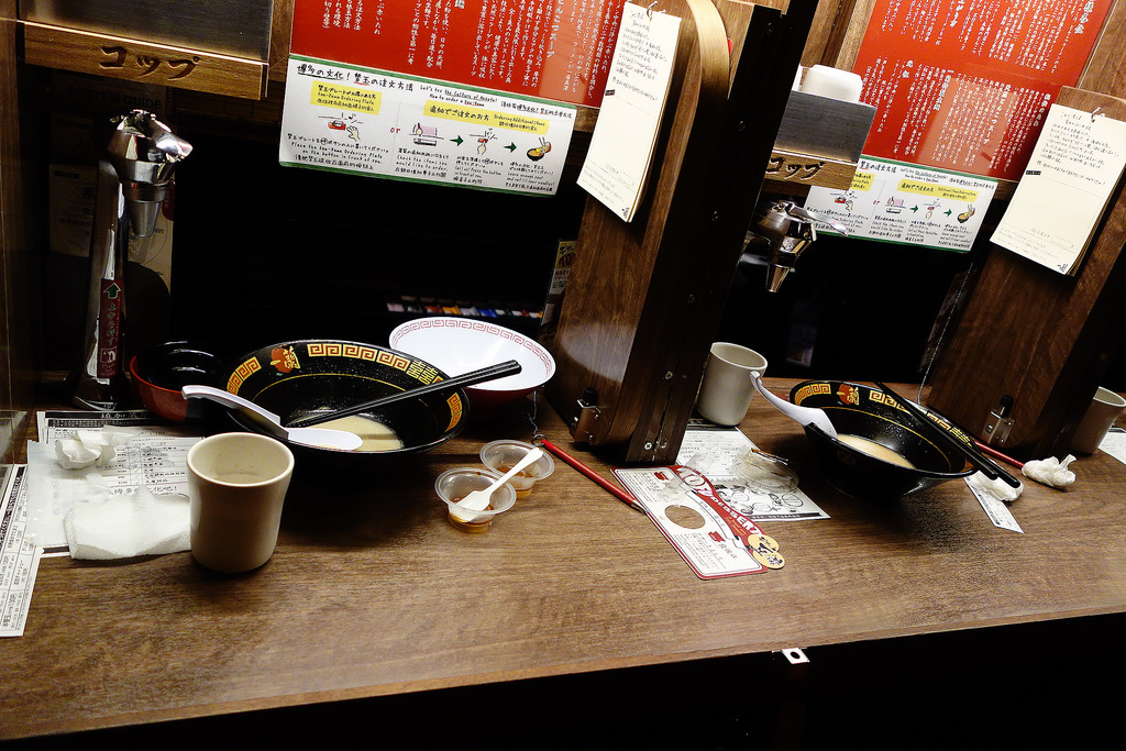 |大阪美食|一蘭拉麵道頓堀+品嘗飄香多年的職人級湯頭+入店介紹與吃法