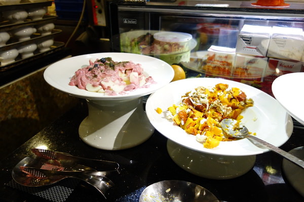 |松山區素食|蓮香齋+素食吃到飽+高檔+包場+有氣氛+南京東路+台北美食+乳酪起司+貝殼麵