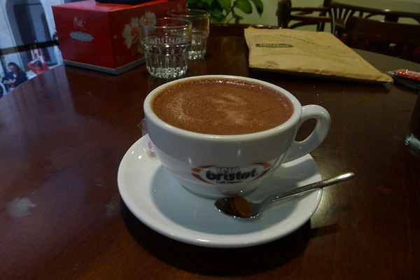 |新莊區下午茶|琳咖啡+新莊+咖啡店+悠閒空間+舒適+愛爾蘭咖啡+可可+手做巧克力