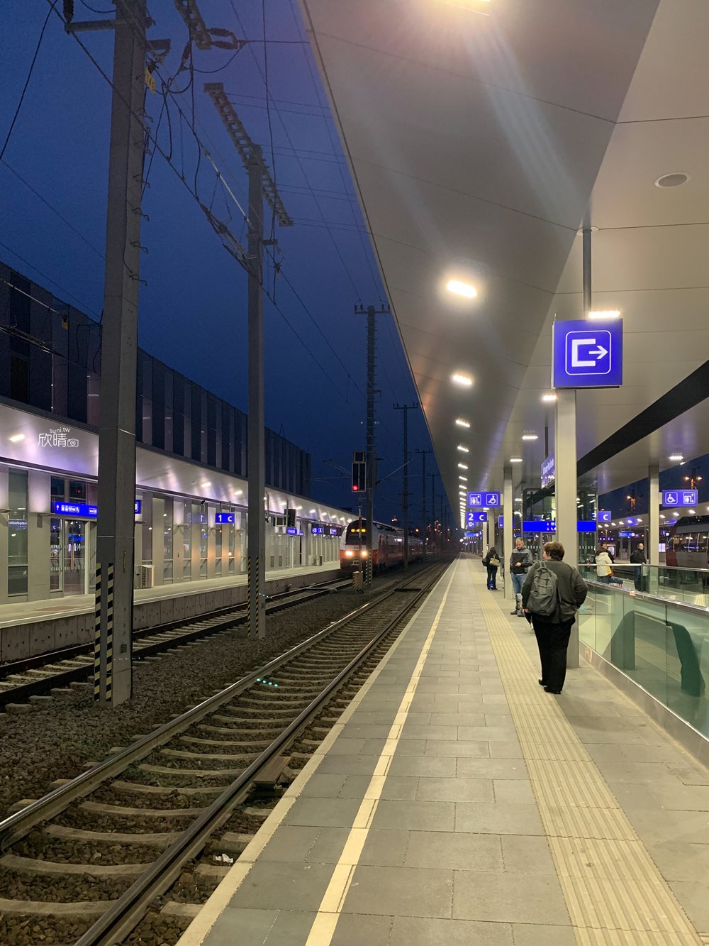 哈修塔特Hallstatt到維也納交通｜巴士→OBB車站→West train！轉乘3種車
