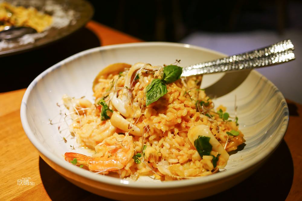 泰國曼谷義式餐廳推薦｜Clay Bangkok。灰色牆面木製調氣氛~BTS Ari站