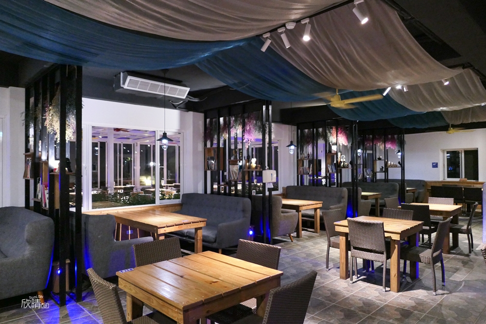新竹湖口景觀餐廳｜山丘上景觀咖啡館。白藍希臘風浪漫夜景餐廳(菜單menu價錢)
