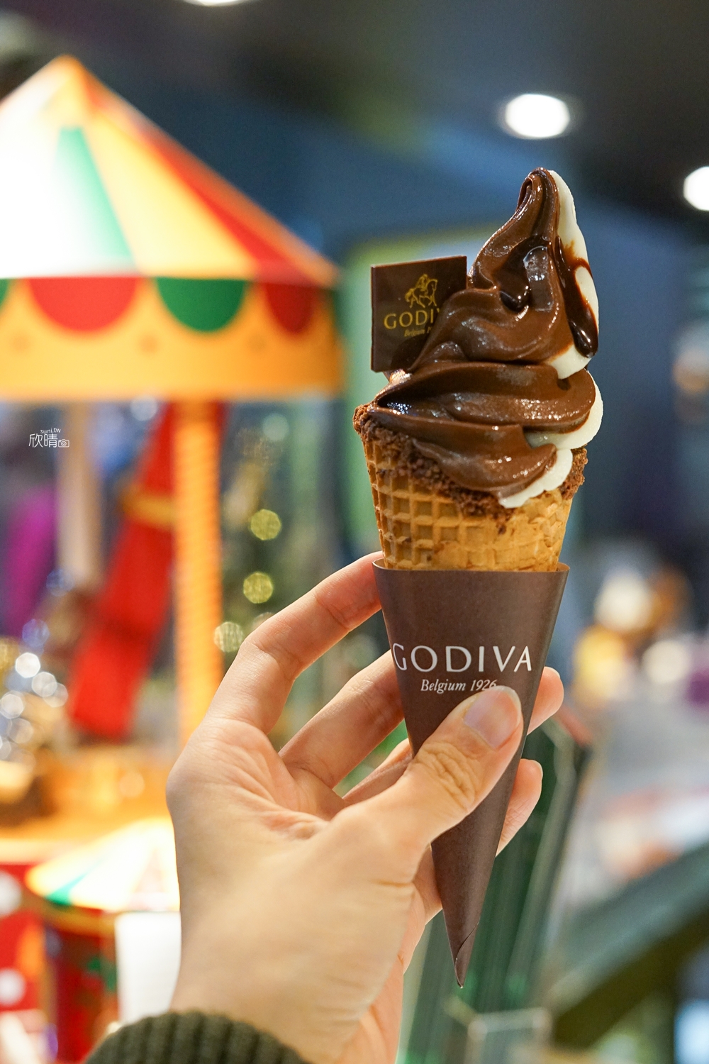 GODIVA霜淇淋｜雙重巧克力霜淇淋！具奢華感的冰淇淋(門市/價位)