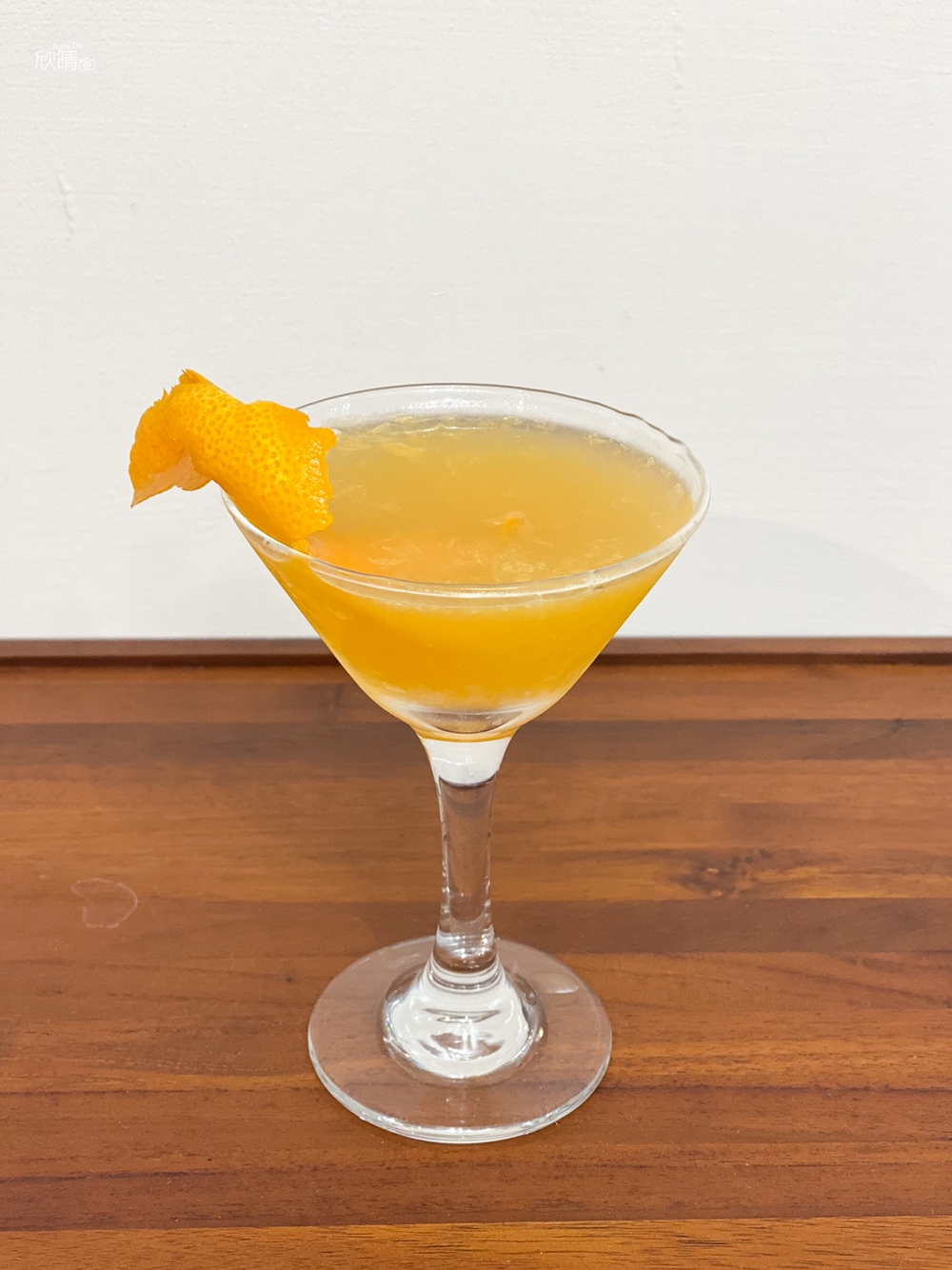 琴酒推薦｜Peter Pan。使用不甜香艾酒和柳橙汁創造出濃郁的果香味道