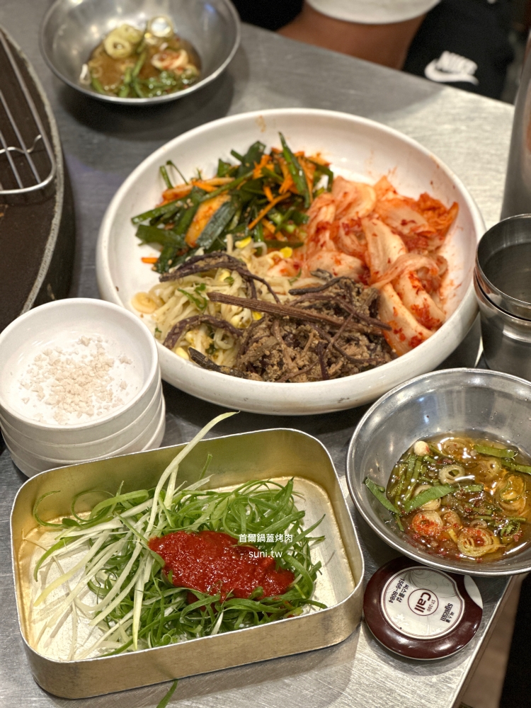 首爾聖水站美食|천하제일 솥뚜껑鍋蓋烤肉,54000韓幣~豬五花、豬梅花、松阪豬、自製豆腐一 首爾聖水站美食|천하제일 솥뚜껑鍋蓋烤肉,54000韓幣~豬五花、豬梅花、松阪豬、自製豆腐一