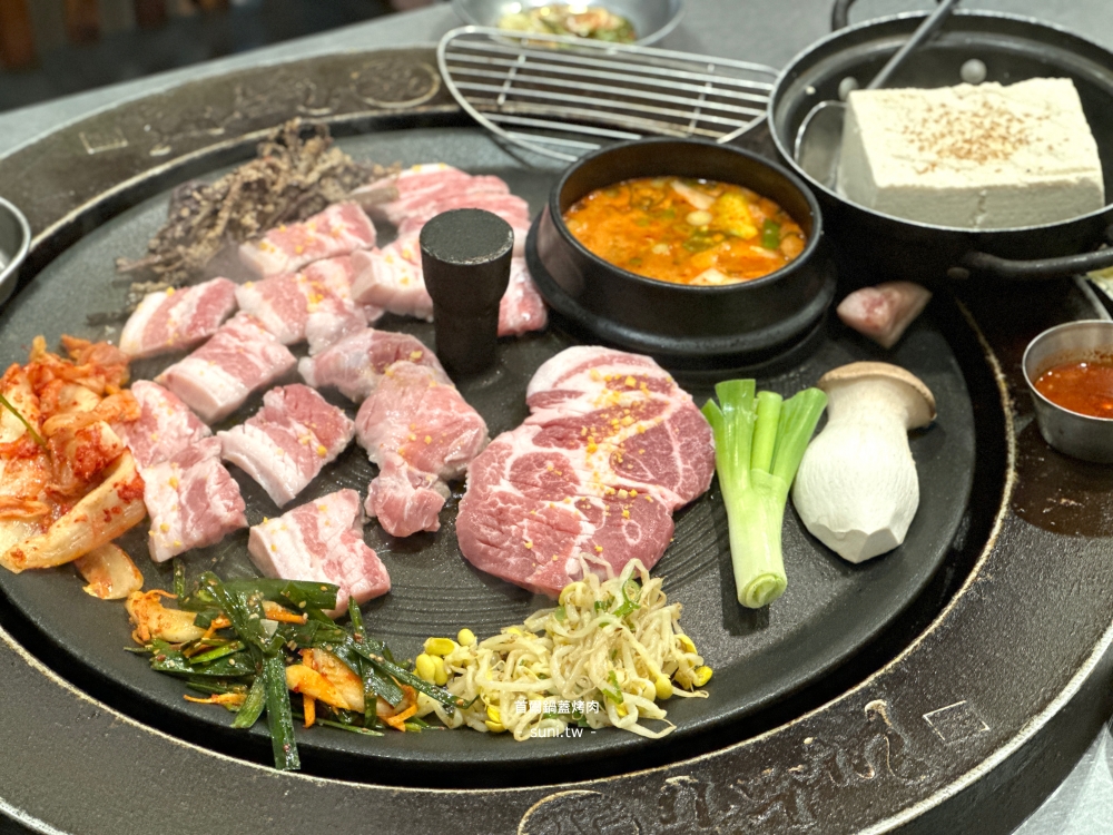 首爾聖水站美食|천하제일 솥뚜껑鍋蓋烤肉,54000韓幣~豬五花、豬梅花、松阪豬、自製豆腐一 首爾聖水站美食|천하제일 솥뚜껑鍋蓋烤肉,54000韓幣~豬五花、豬梅花、松阪豬、自製豆腐一