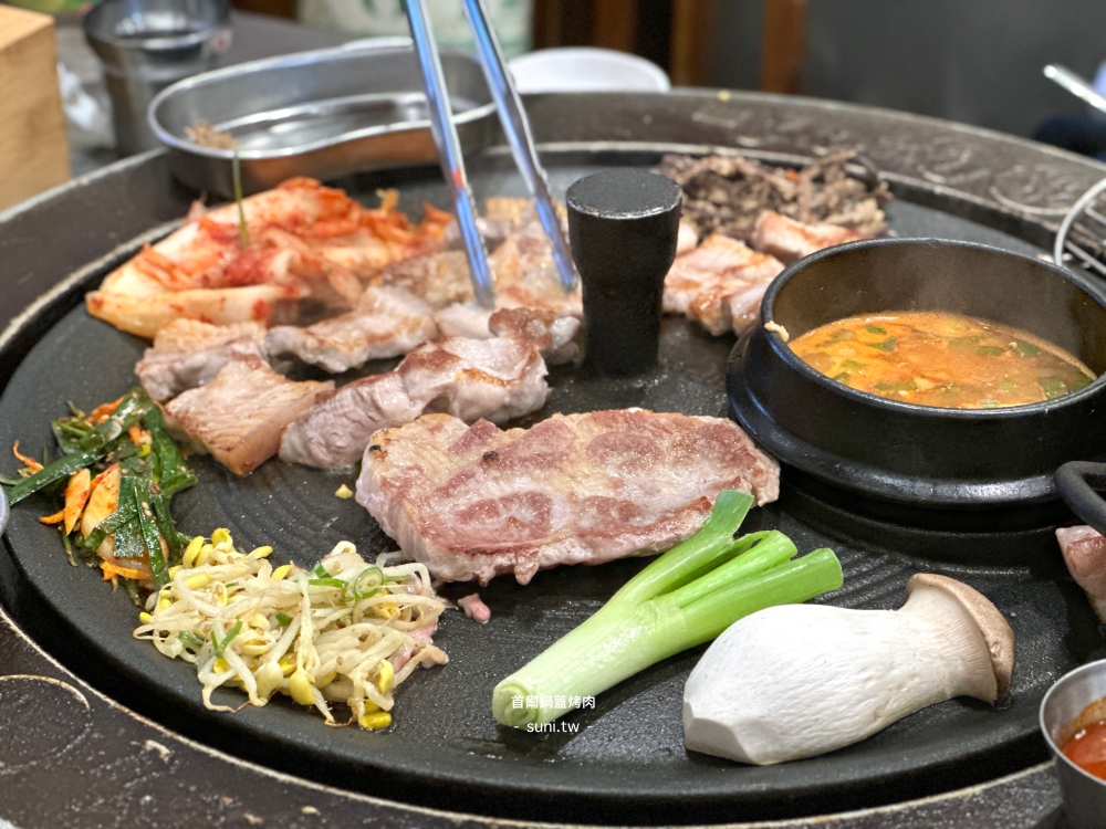 首爾聖水站美食|천하제일 솥뚜껑鍋蓋烤肉,54000韓幣~豬五花、豬梅花、松阪豬、自製豆腐一 首爾聖水站美食|천하제일 솥뚜껑鍋蓋烤肉,54000韓幣~豬五花、豬梅花、松阪豬、自製豆腐一