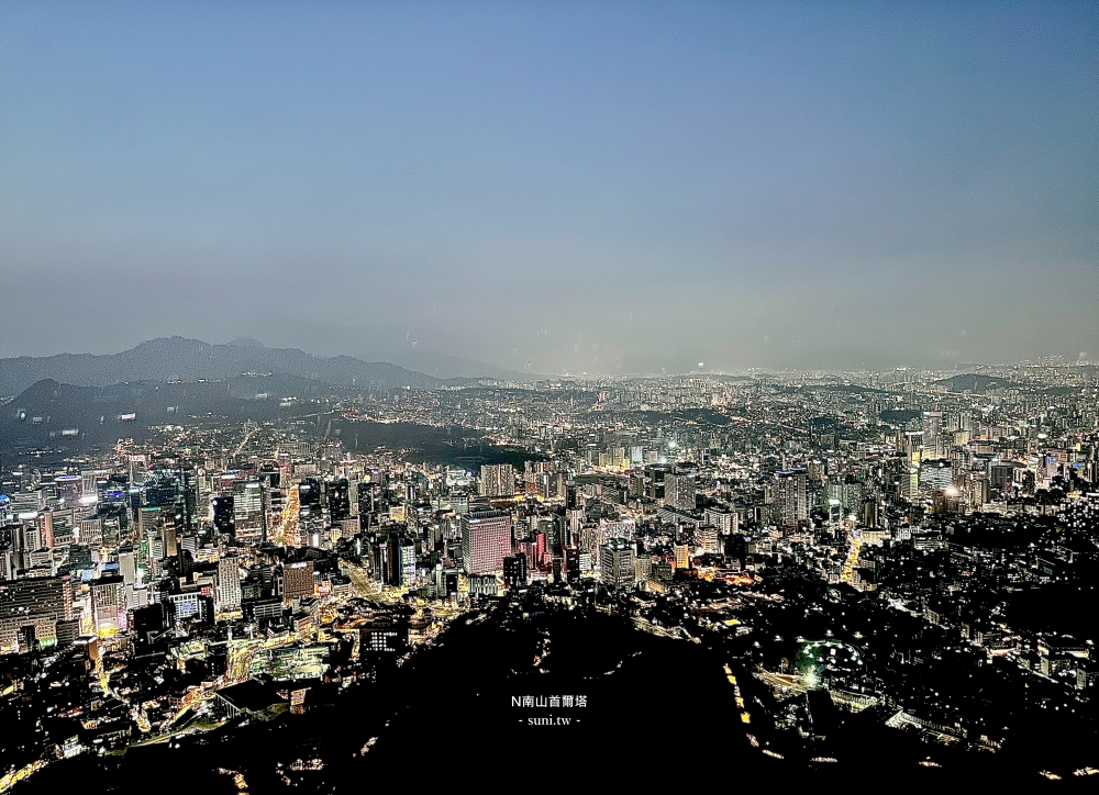 首爾景點推薦｜N南山首爾塔。搭乘南山纜車看夜景~櫻花季更美麗