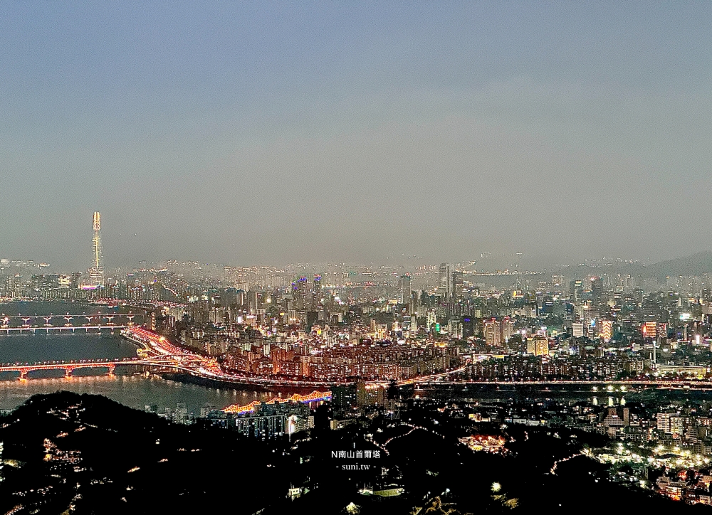 首爾景點推薦｜N南山首爾塔。搭乘南山纜車看夜景~櫻花季更美麗