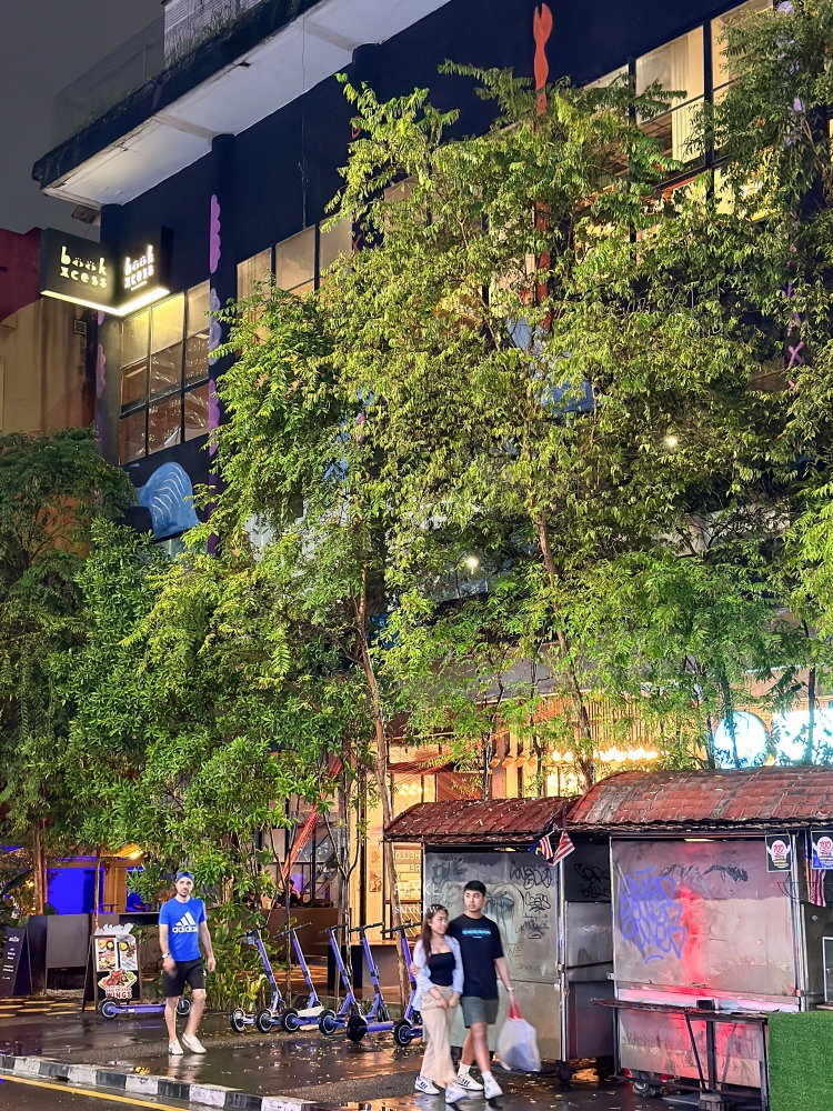 吉隆坡景點推薦｜REXKL超大迷宮書店。茨廠街市場旁邊必去