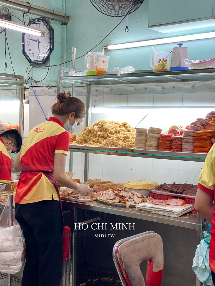 胡志明必吃美食推薦｜法國麵包Bánh Mì Huynh Hoa。兩人吃一份剛剛好