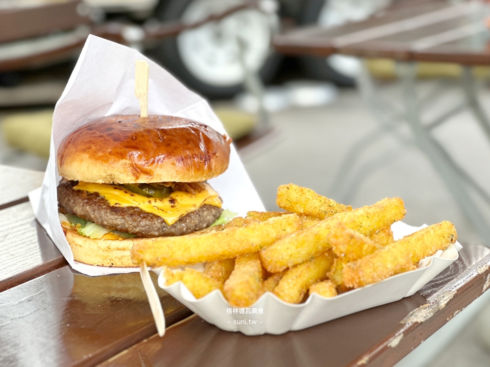 Bergwelt Food Truck Cheeseburger Royal布里歐麵包起司肉排搭配Rösti Fries