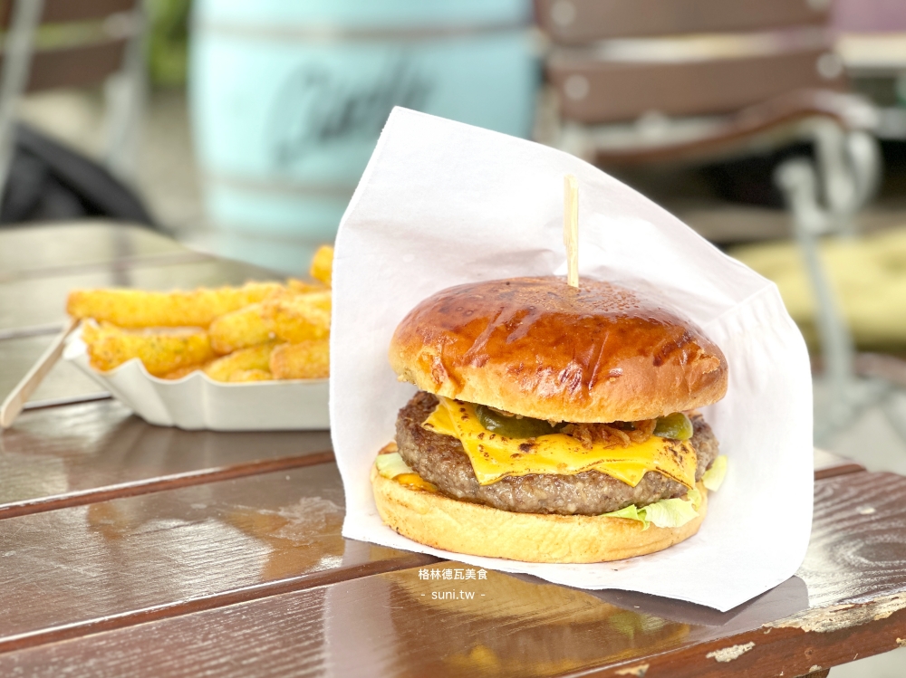 Bergwelt Cheeseburger Royal特寫布里歐麵包肉排起司醃瓜
