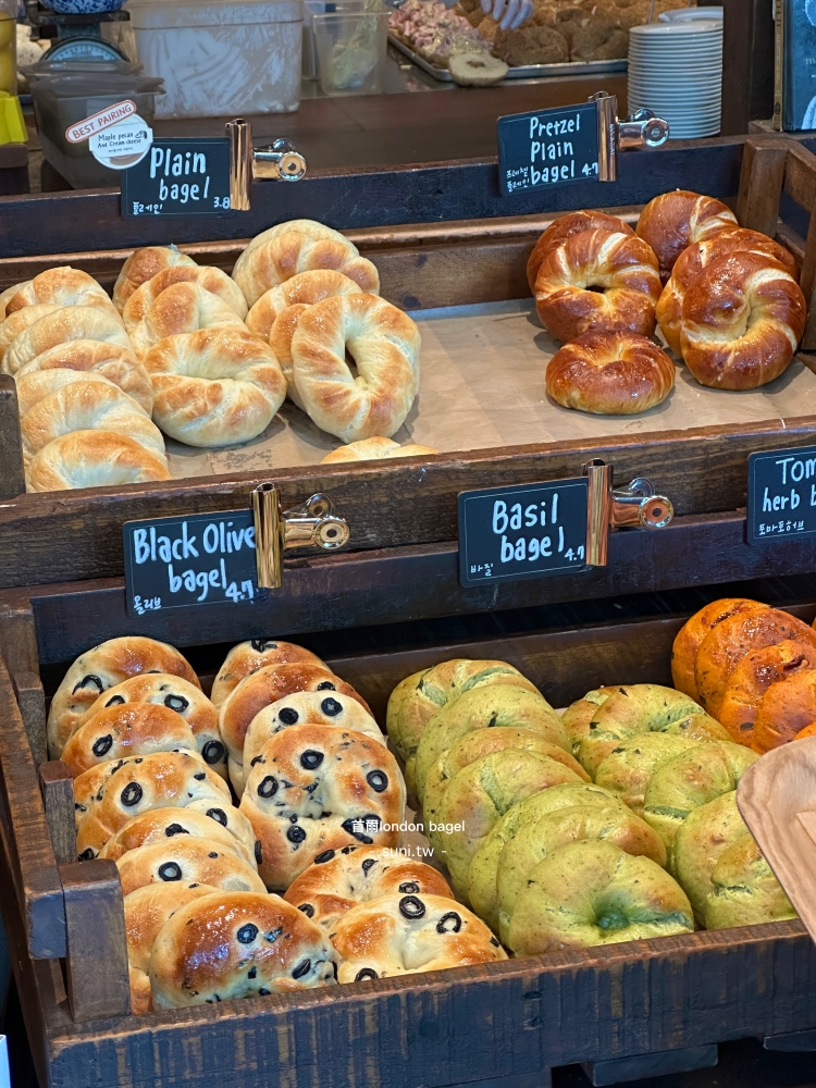 London Bagel Museum貝果Plain Black Olive Basil Pretzel