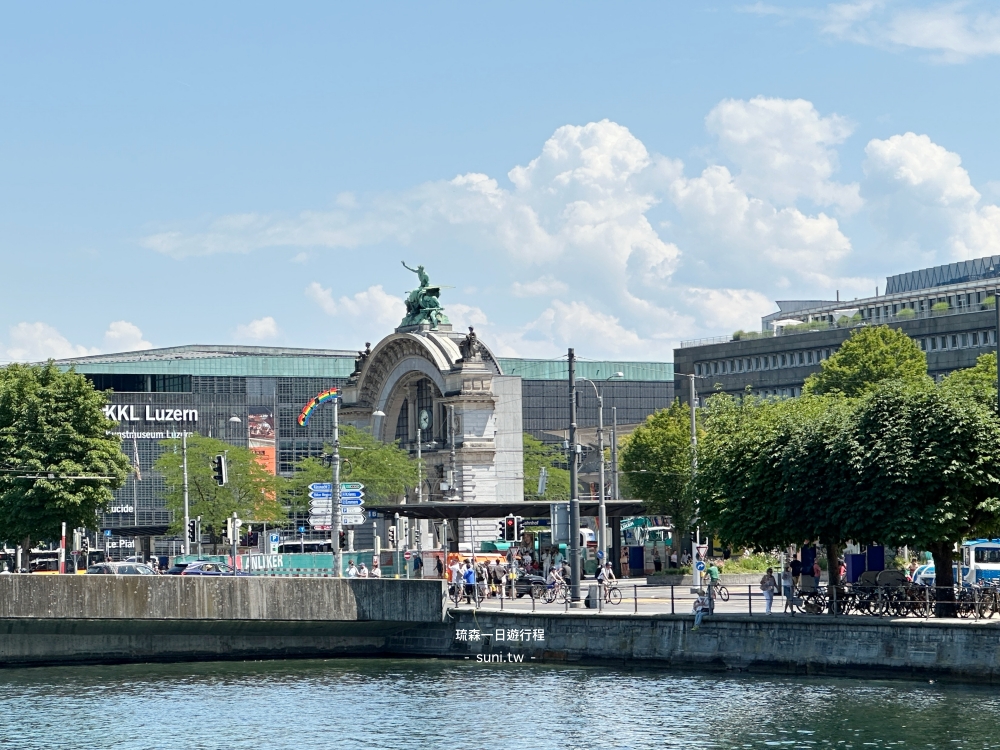 琉森火車站外KKL Luzern音樂廳琉森湖面遊輪全景