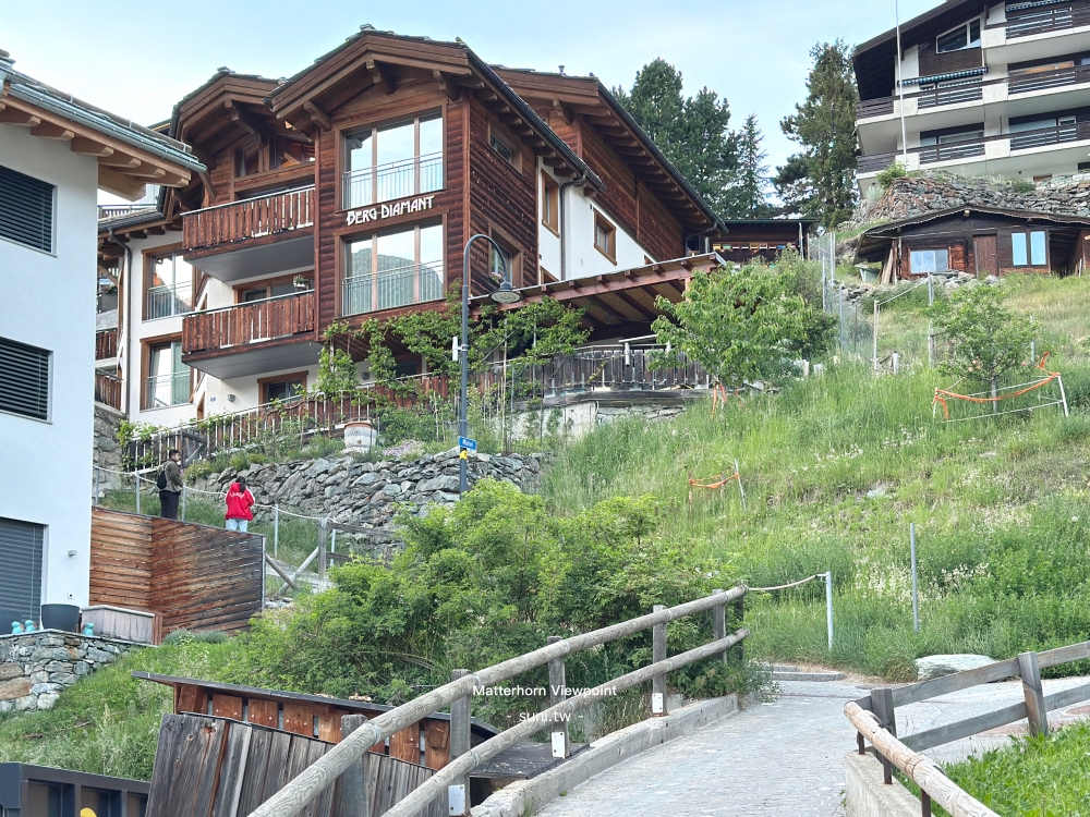 Matterhorn Viewpoint入口木棧道Borg Diamant建築
