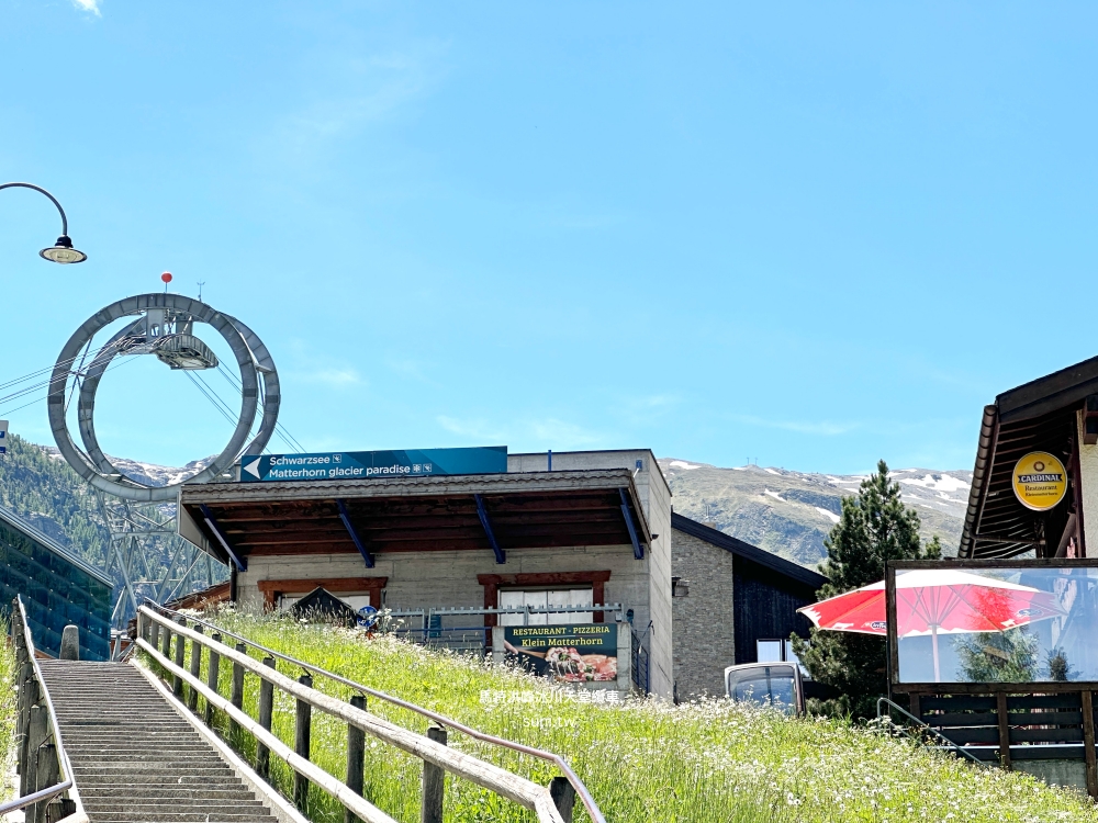 Furi站Matterhorn glacier paradise指示牌纜車調度