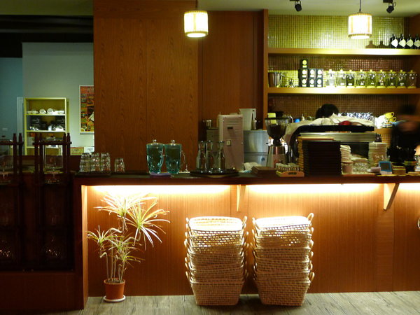 橋下咖啡 Restaurant & Bar：橋下咖啡 Restaurant &amp; Bar
