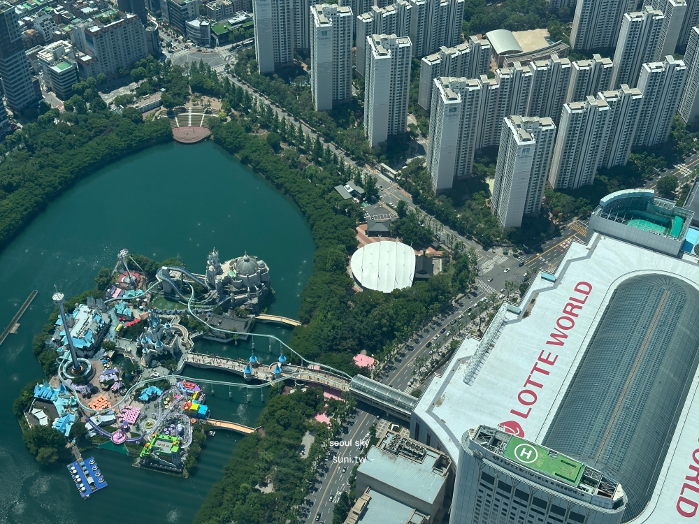 Seoul Sky俯瞰樂天世界遊樂園石村湖