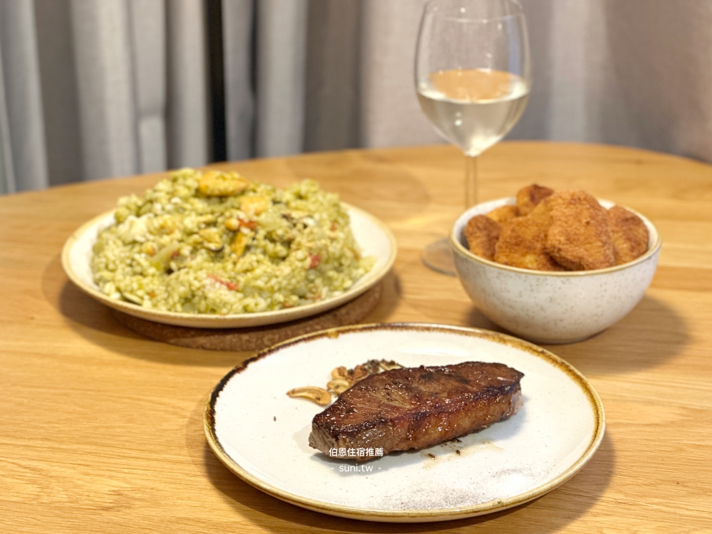 Stay KooooK Bern房間自煮晚餐煎牛排青醬燉飯炸物白酒