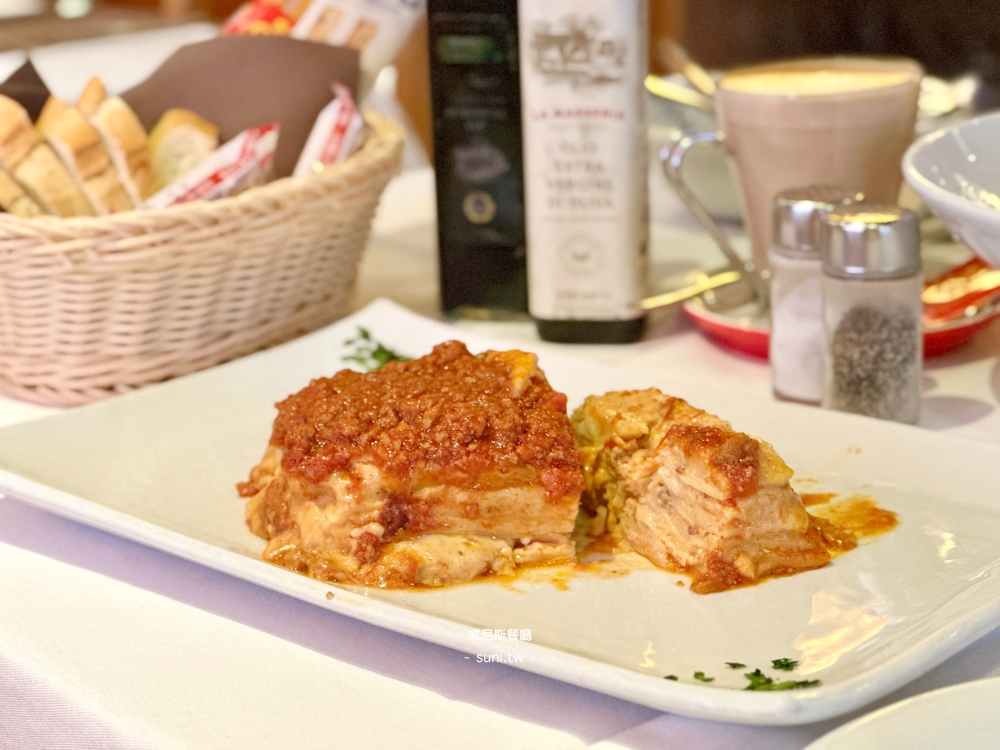 Lasagne Bolognese千層麵側面層次