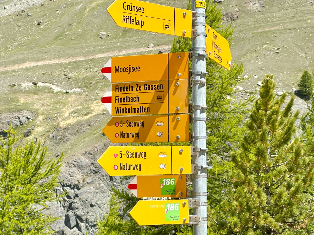 策馬特五湖健行路標Grünsee Riffelalp Moosjisee方向指示