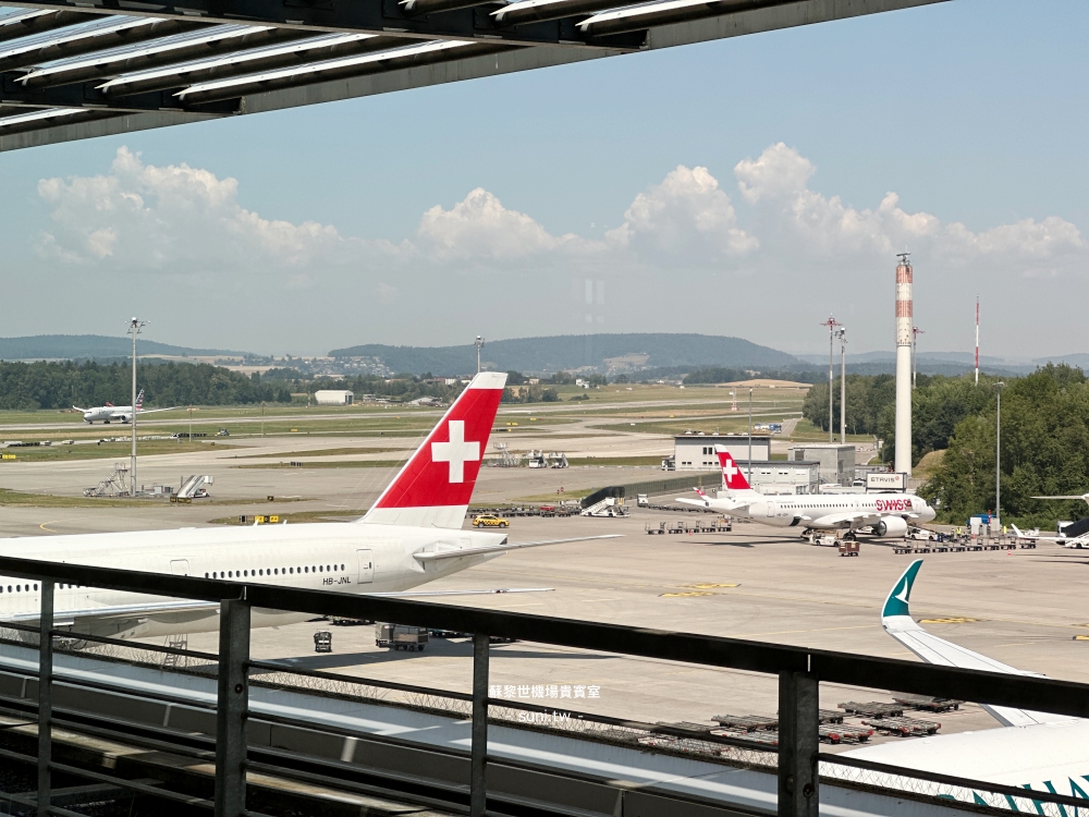 Primeclass Lounge停機坪窗景SWISS瑞士航空寬體機HB-JNL國泰航空機尾