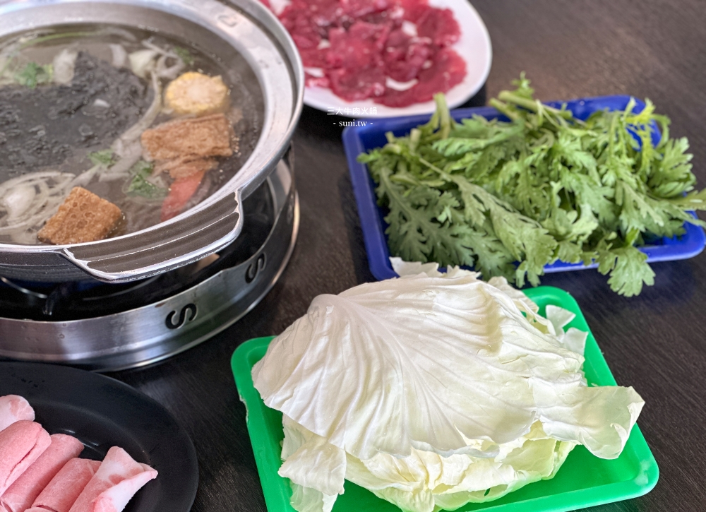 台南美食推薦｜三大牛肉火鍋。影帝、林志玲都吃過的溫體牛肉火鍋(菜單價位)