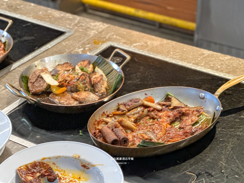 亞庇萬豪早餐｜Kitchen@8自助早餐超驚豔，可以吃到11:00~必吃Laksa叻沙、Roti烤餅、海南雞全都吃得到！