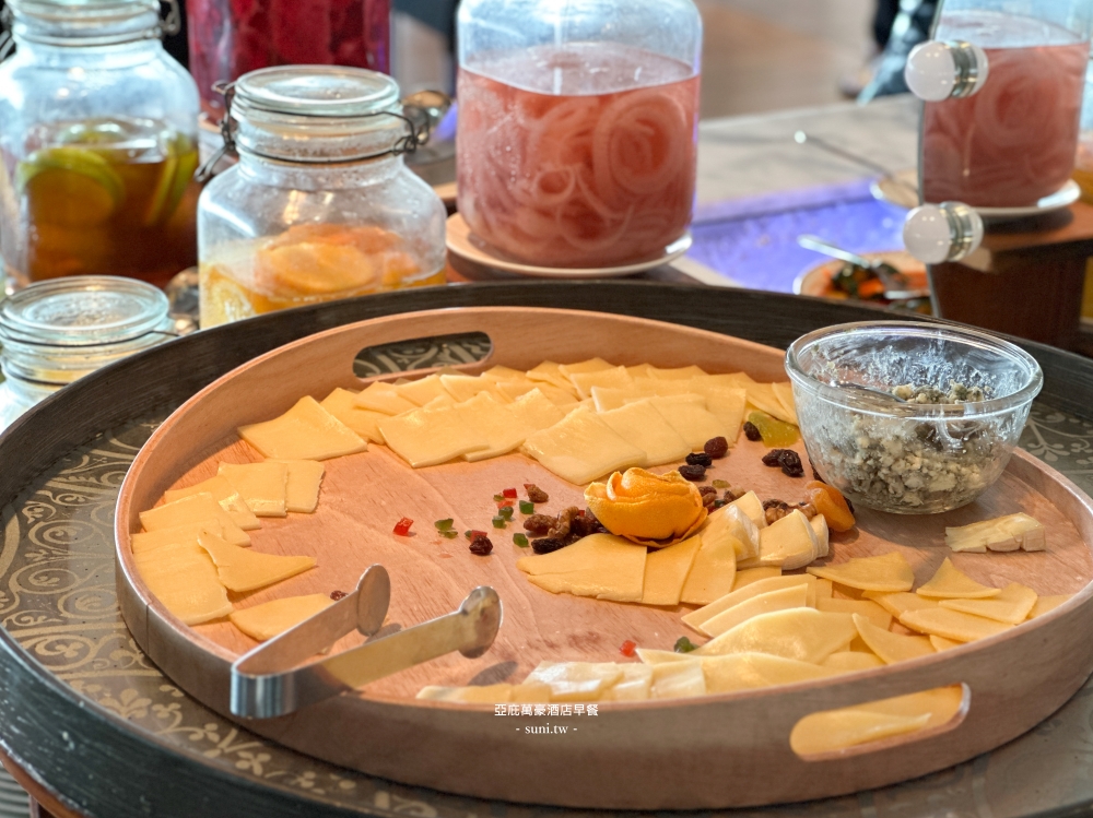 亞庇萬豪早餐｜Kitchen@8自助早餐超驚豔，可以吃到11:00~必吃Laksa叻沙、Roti烤餅、海南雞全都吃得到！