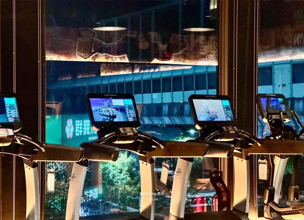 台中Moxy酒店｜高級雙床客房評價~氣派大廳和迎賓禮~萬豪會員優惠活動