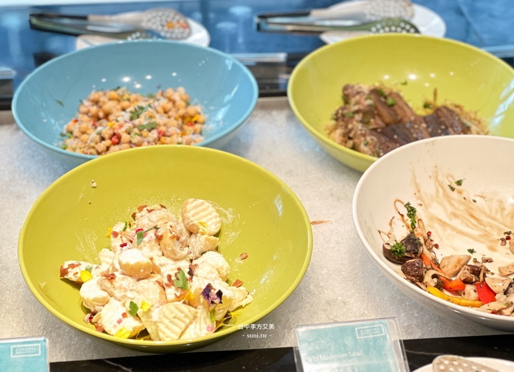台中住宿推薦|李方艾美豪華客房。新食譜自助早餐~三溫暖高空泳池心得~ 台中住宿推薦|李方艾美豪華客房。新食譜自助早餐~三溫暖高空泳池心得~