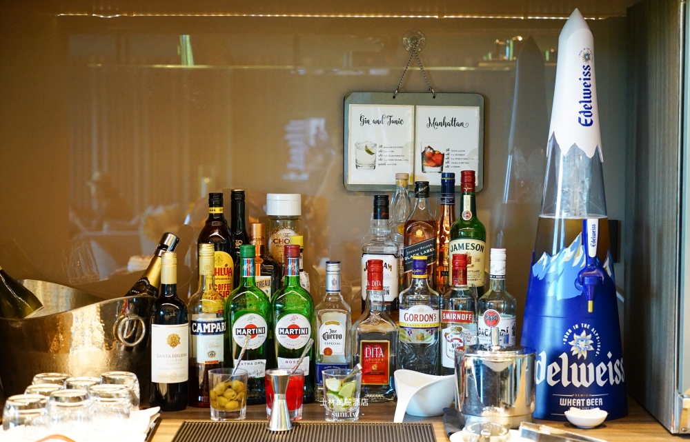 士林萬麗酒店|台北住宿推薦。隱身市區無邊際游泳池~挑高山景客房 士林萬麗酒店|台北住宿推薦。隱身市區無邊際游泳池~挑高山景客房