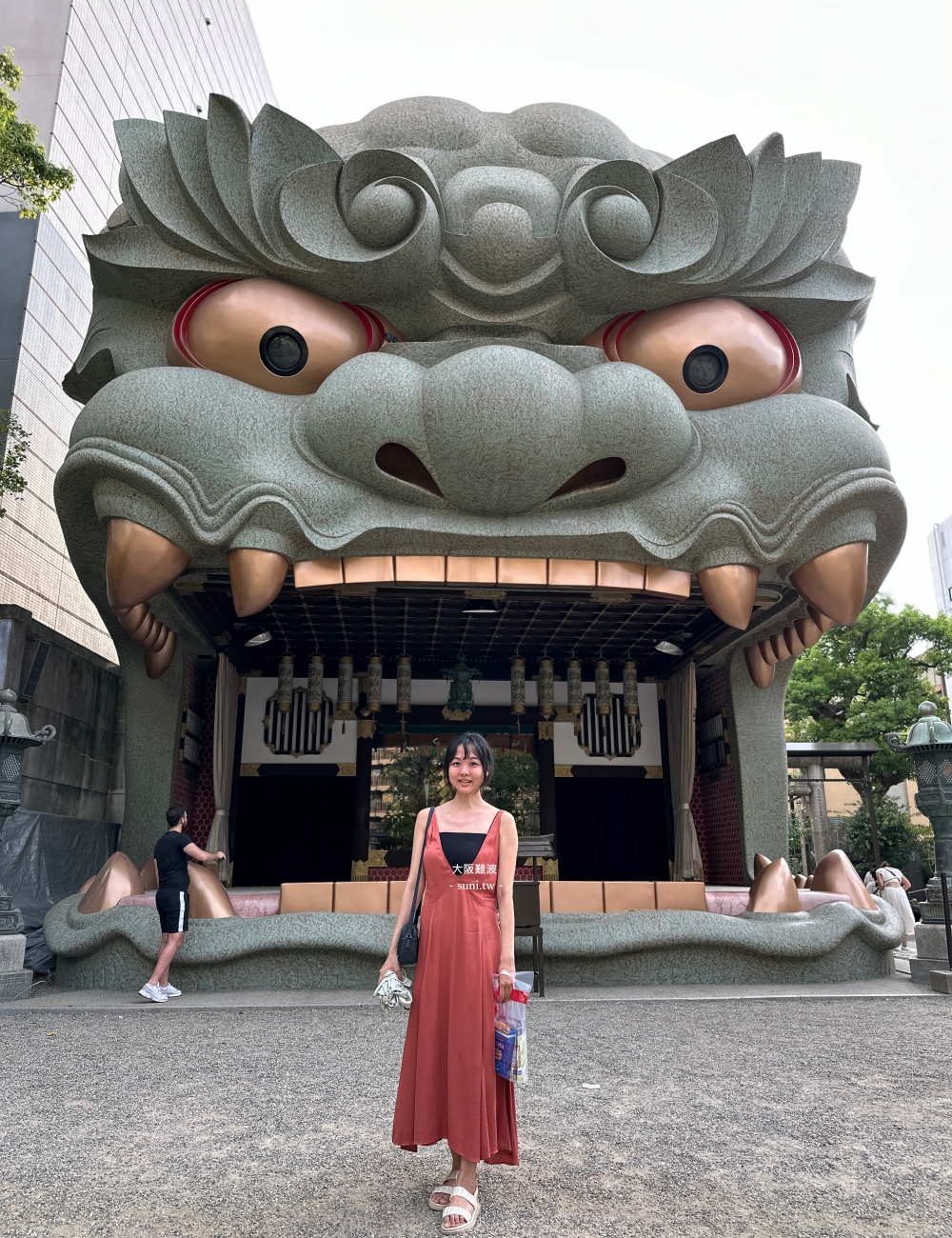 難波購物逛街｜巨無霸獅頭八阪神社、行李置放、藥妝店