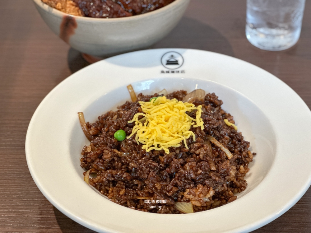 岡山美食推薦|烏城咖啡店。岡山城旁必吃美食推薦,平價蝦飯與多蜜醬豬肉丼飯大滿足(菜單menu價位) 岡山美食推薦|烏城咖啡店。岡山城旁必吃美食推薦,平價蝦飯與多蜜醬豬肉丼飯大滿足(菜單menu價位)