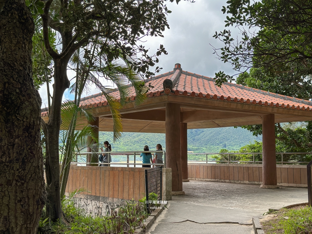 石垣島景點推薦|川平灣玻璃船免下海就能看海底生物、展望台吹風看海 石垣島景點推薦|川平灣玻璃船免下海就能看海底生物、展望台吹風看海