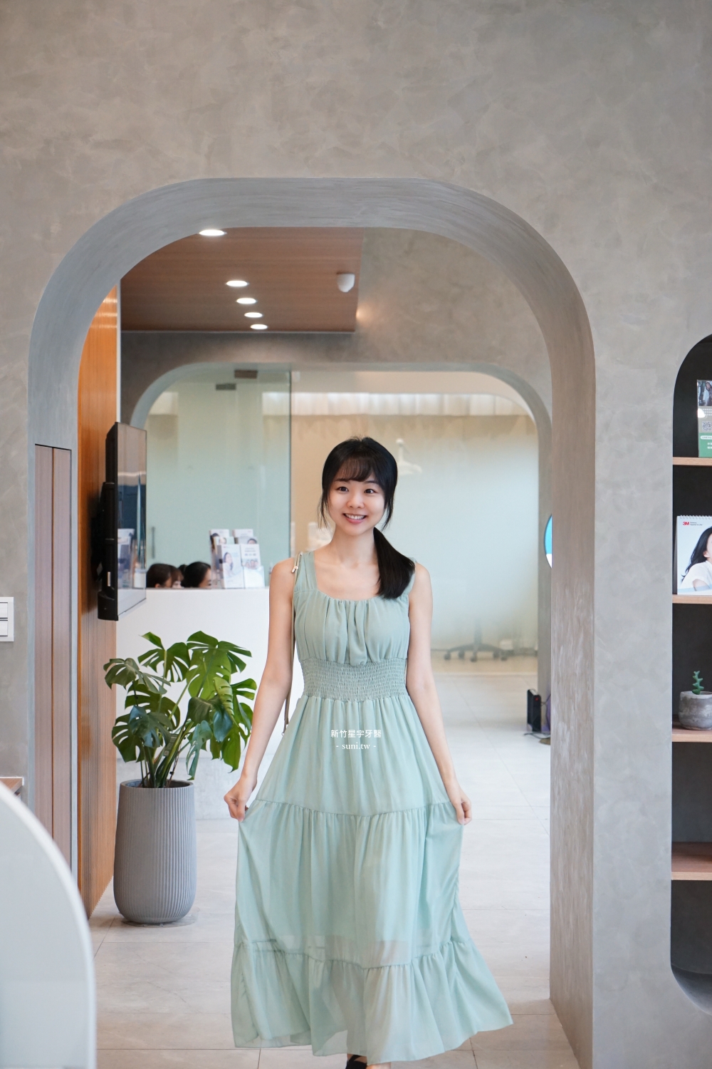 新竹牙齒美白推薦｜星宇牙醫診所。全新開幕最美診間、一次美白7階的「噴砂美白」和「冷光美白」