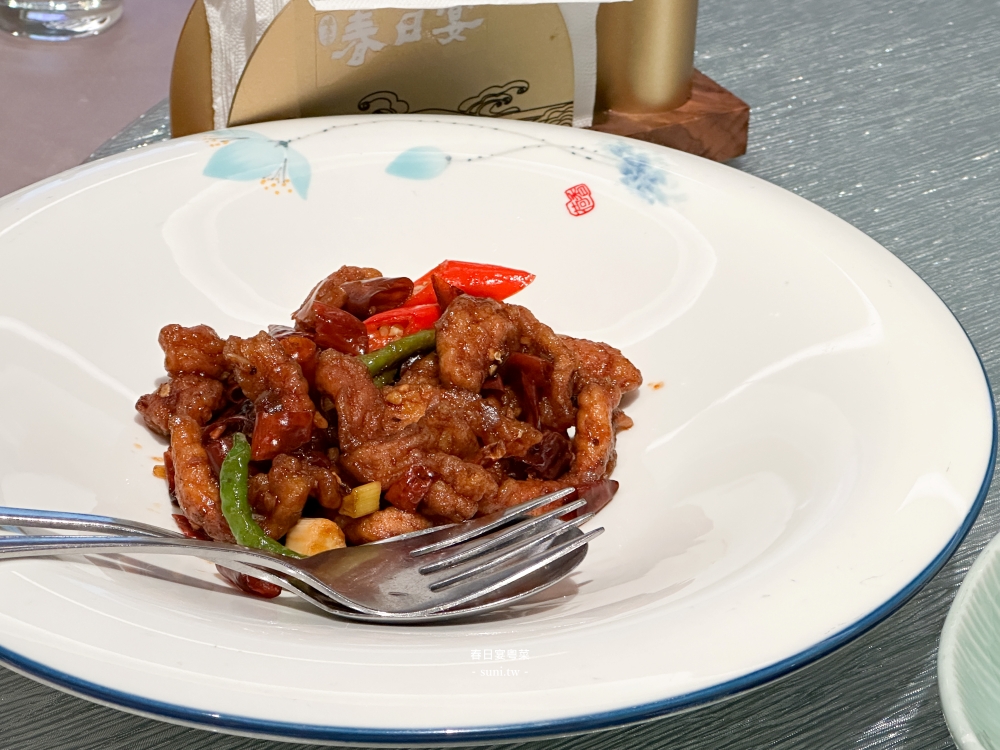 春日宴粵菜喜宴|鵝房宮集團~明爐脆皮鵝/招牌濃湯砂鍋雞/浮誇生魚片擺盤(菜單價位) 春日宴粵菜喜宴|鵝房宮集團~明爐脆皮鵝/招牌濃湯砂鍋雞/浮誇生魚片擺盤(菜單價位)