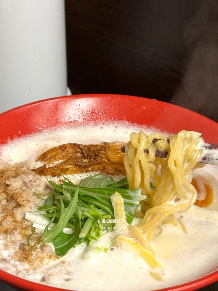 札幌拉麵推薦|麺処とりぱん横丁店。札幌拉麵橫丁內的濃厚雞白湯拉麵(菜單menu) 札幌拉麵推薦|麺処とりぱん横丁店。札幌拉麵橫丁內的濃厚雞白湯拉麵(菜單menu)