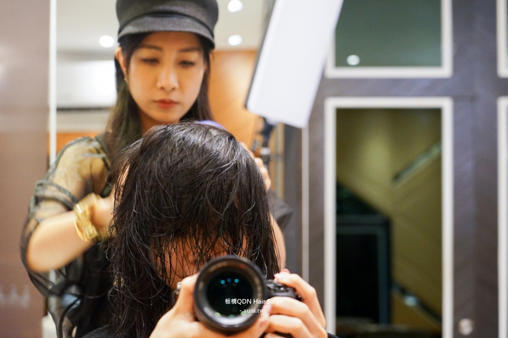 板橋髮廊推薦✂️2025中長髮髮型:高層次外翻造型,修飾臉型的頭包臉髮型~京喚羽護髮 板橋髮廊推薦✂️2025中長髮髮型:高層次外翻造型,修飾臉型的頭包臉髮型~京喚羽護髮