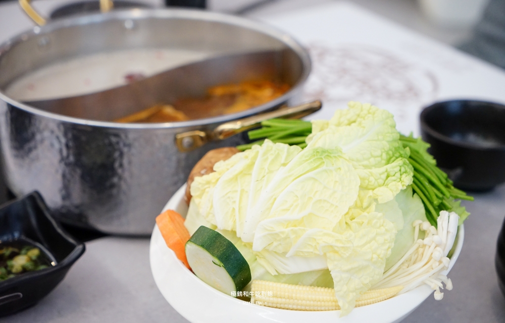 台北和牛吃到飽推薦|極鶴和牛火鍋。1580元起日本A5和牛吃到飽~上百種品項(菜單價位) 台北和牛吃到飽推薦|極鶴和牛火鍋。1580元起日本A5和牛吃到飽~上百種品項(菜單價位)