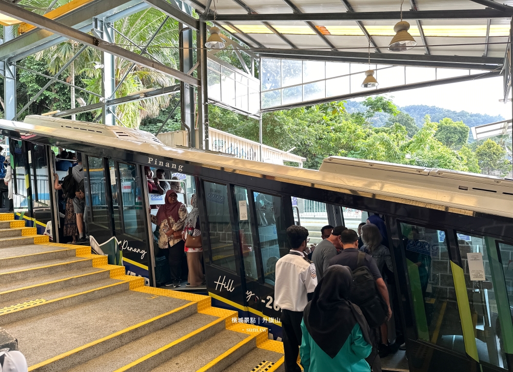 升旗山Penang Hill攻略2026｜檳城必去景點纜車票價、The Habitat生態公園、360度美景