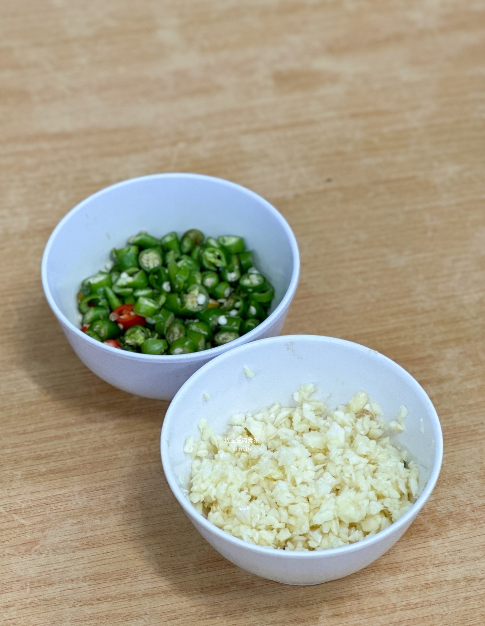 檳城必吃美食推薦｜焜巴生肉骨茶。日落洞評分超高餐廳~連明星都愛吃~肉骨茶湯無限續