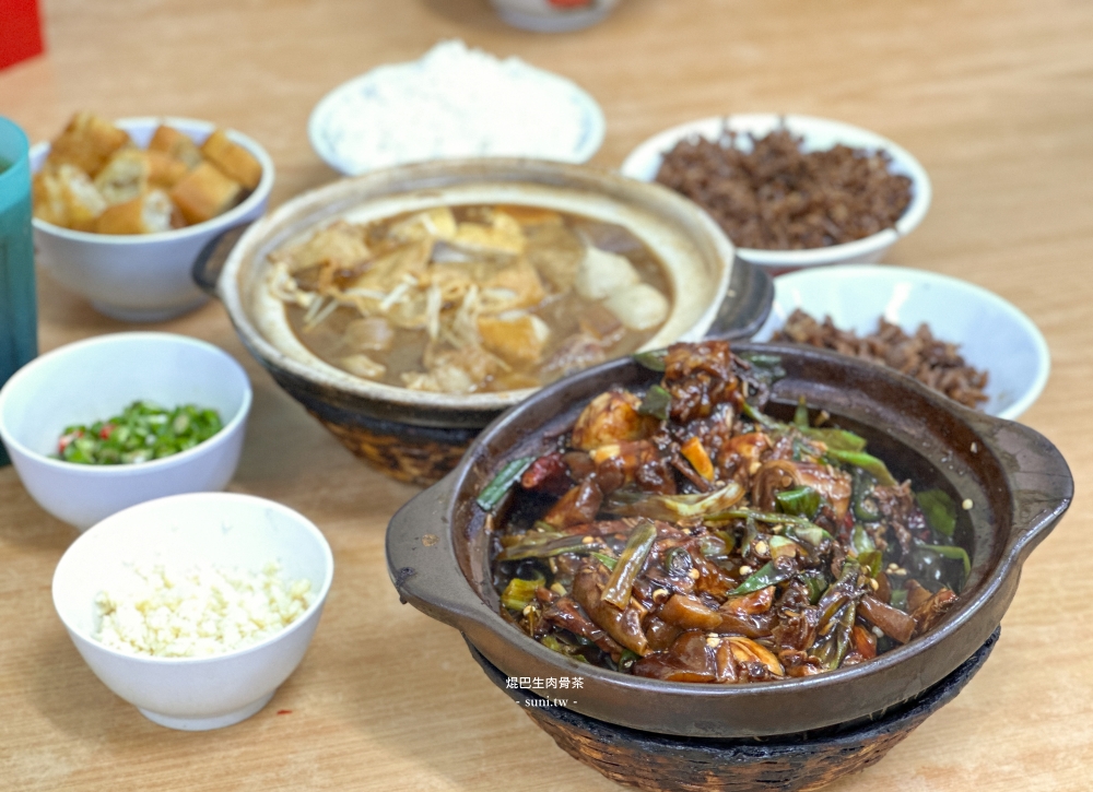 檳城必吃美食推薦｜焜巴生肉骨茶。日落洞評分超高餐廳~連明星都愛吃~肉骨茶湯無限續