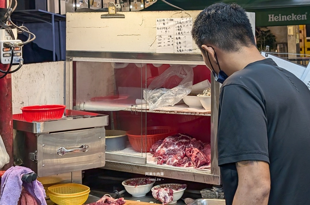 台南牛肉湯推薦｜阿棠牛肉湯。蔬果鮮甜湯頭~在地人推薦必吃(菜單Menu)
