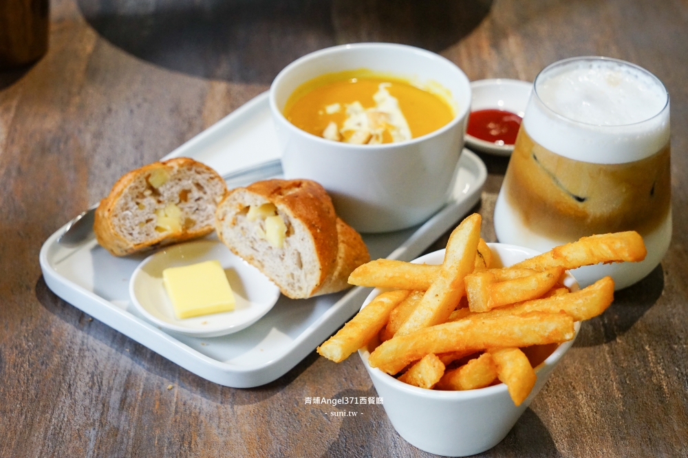 青埔美食推薦｜Angle 371西餐廳。明太子軟絲燉飯、大蝦骰子牛排餐好吃~桃園高鐵站華泰名品城週邊(菜單價位)