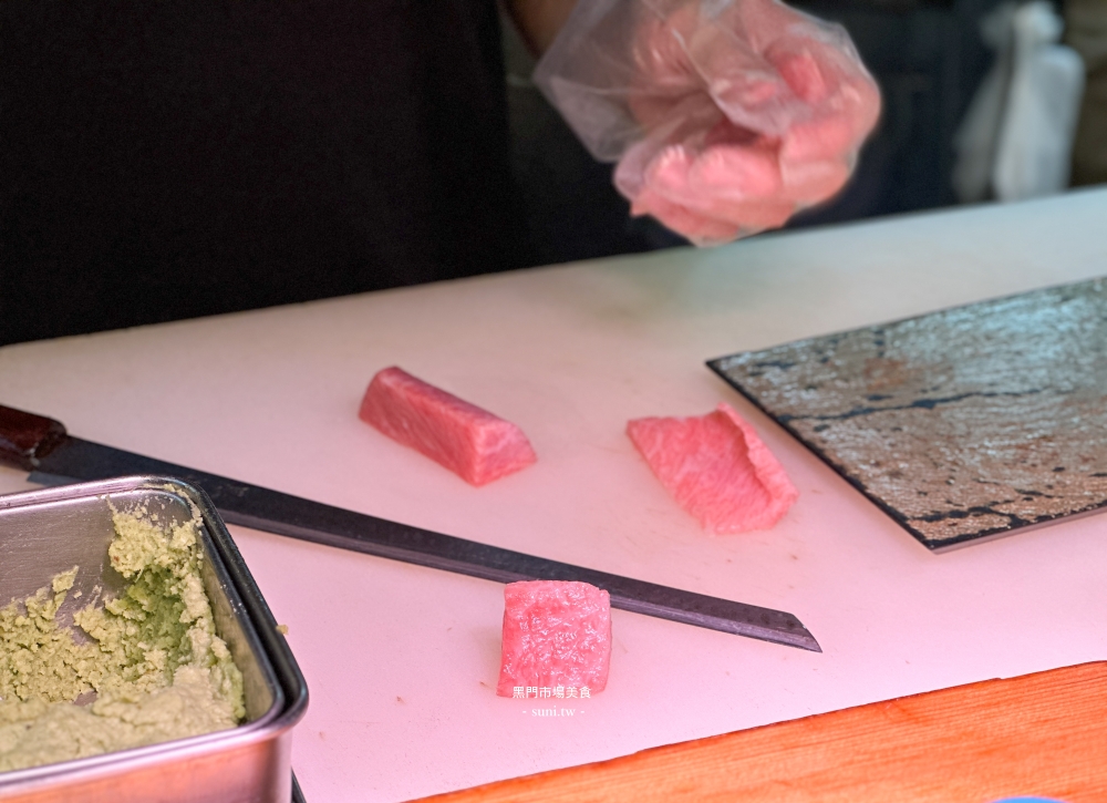 大阪美食推薦|黑門市場。黑銀鮪魚專賣店~油脂豐富金三角 大阪美食推薦|黑門市場。黑銀鮪魚專賣店~油脂豐富金三角
